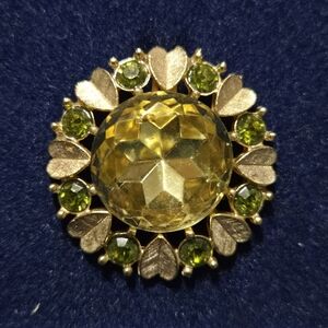 Vintage Avon Flower Green Glass Citrine Rhinestone Gold tone Pendant  Brooch